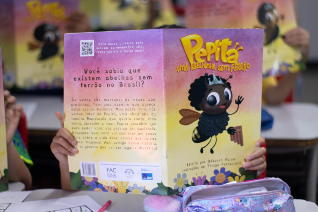 livro: Pepita, uma abelhinha sem ferrão